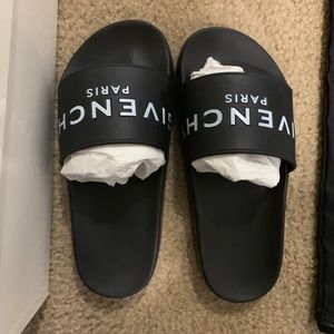 Black Givenchy Slides - slightly used size 6